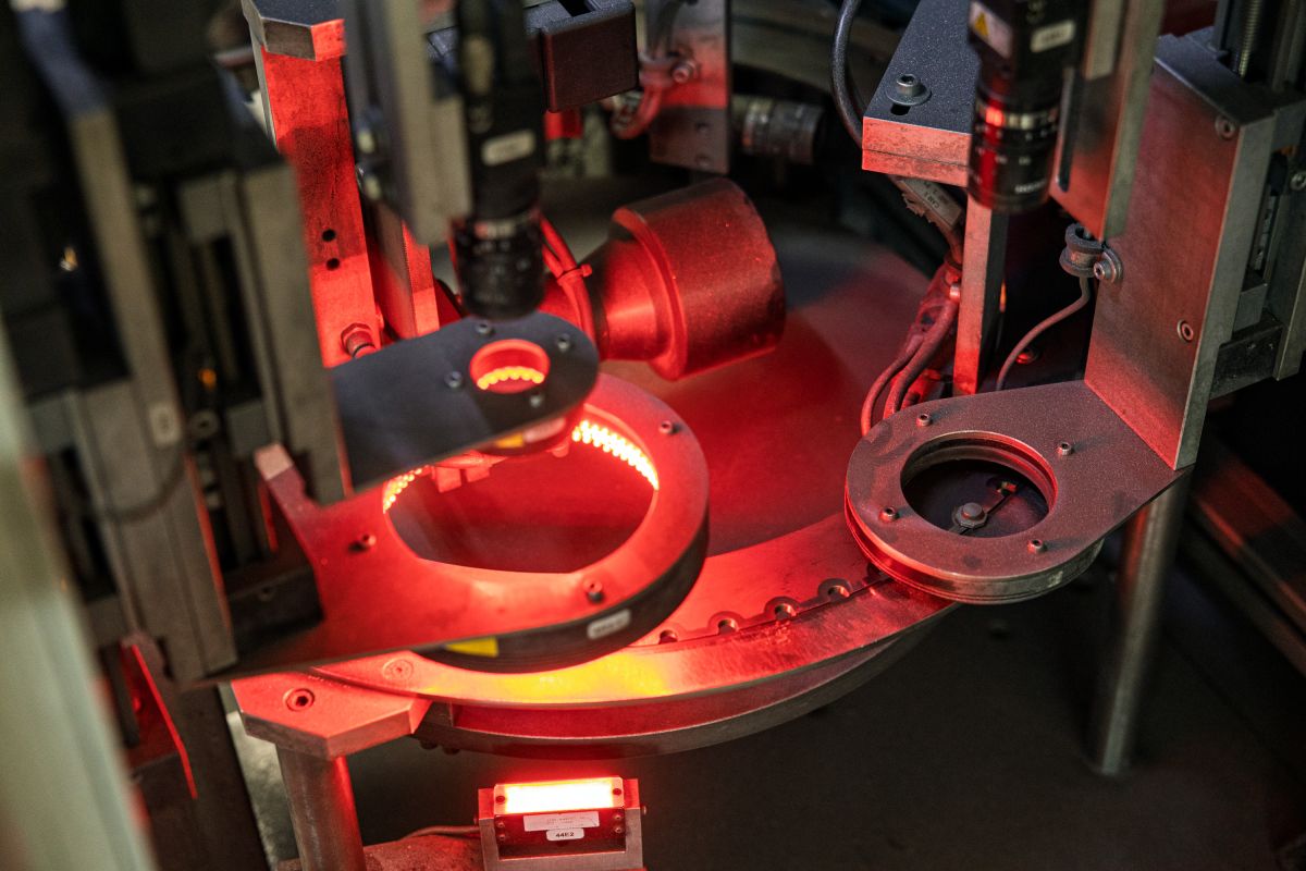 HTAI_Innovate-Hessen_B_T_0164_Maschine